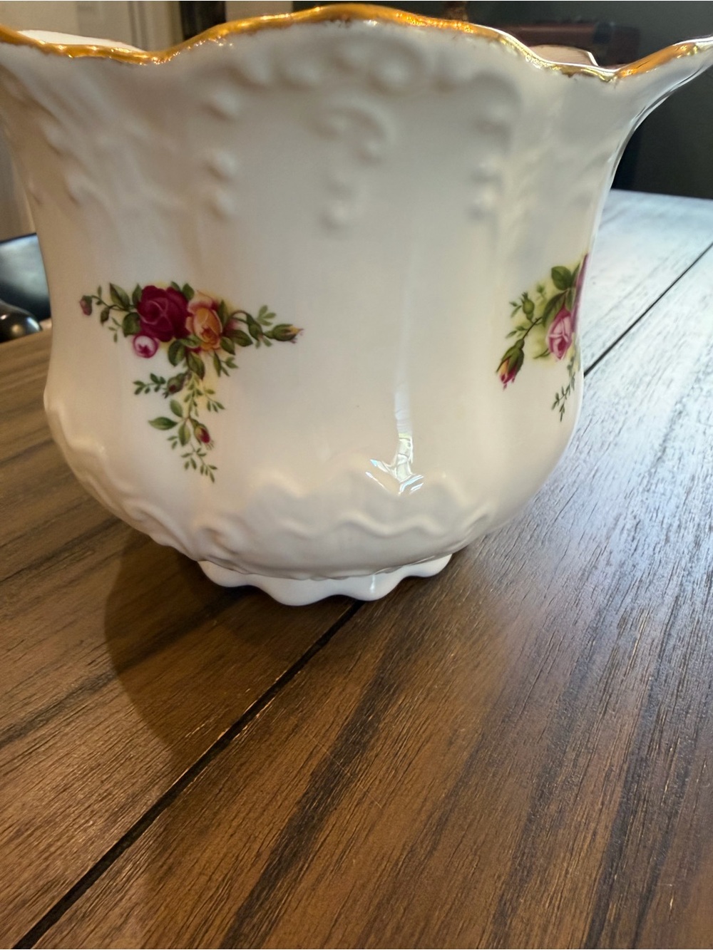 Royal Albert Old Country Roses Medium Cachepot with Gold Rim - Picture 5 of 6